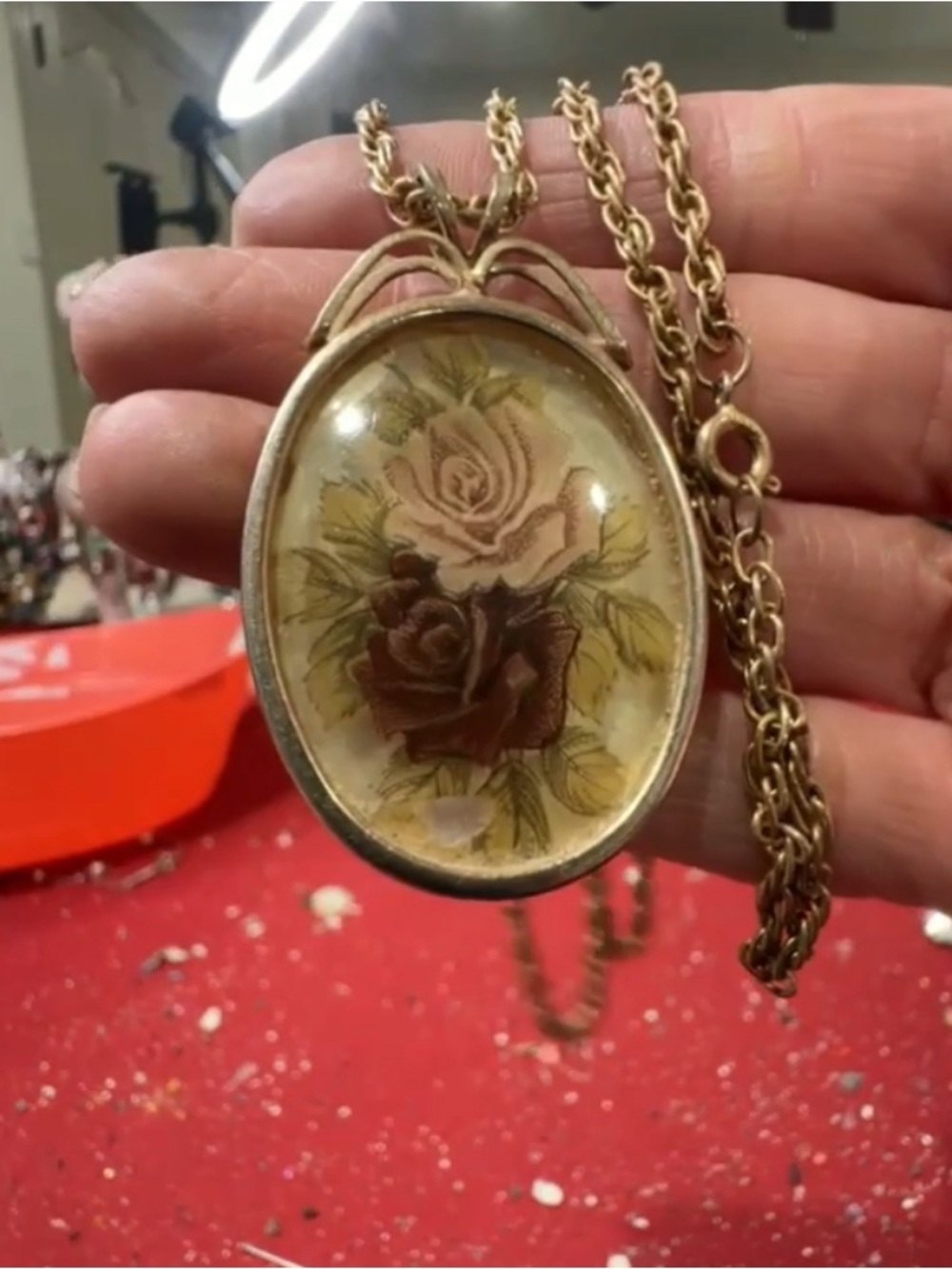 Vintage Floral Oval Pendant Necklace in Gold-Tone
